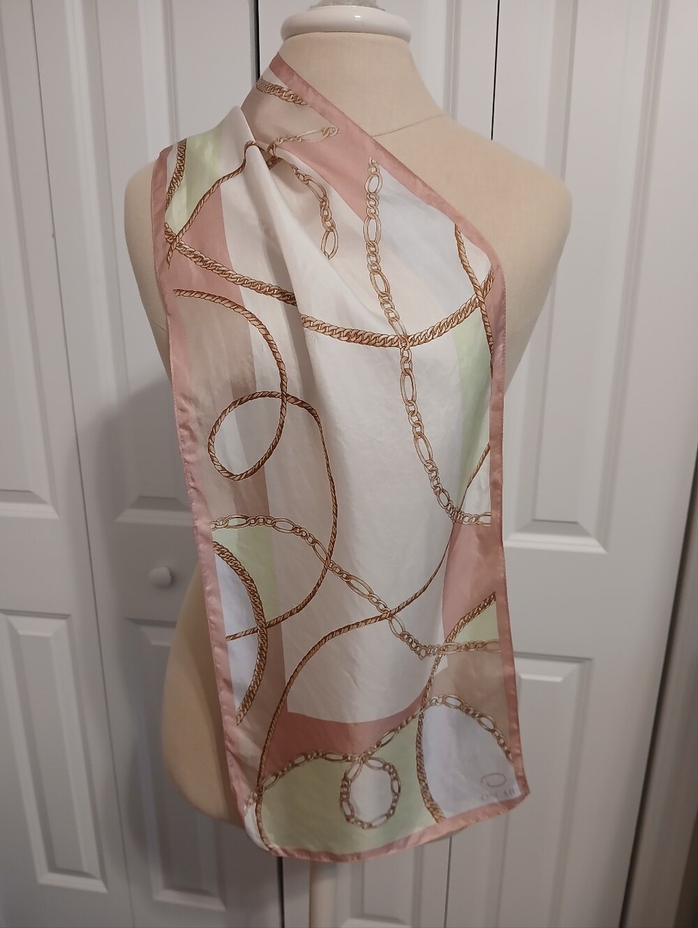 *RARE* VINTAGE 1990s 2000s Oscar de la Renta Silk Rectangle Long Scarf Chains